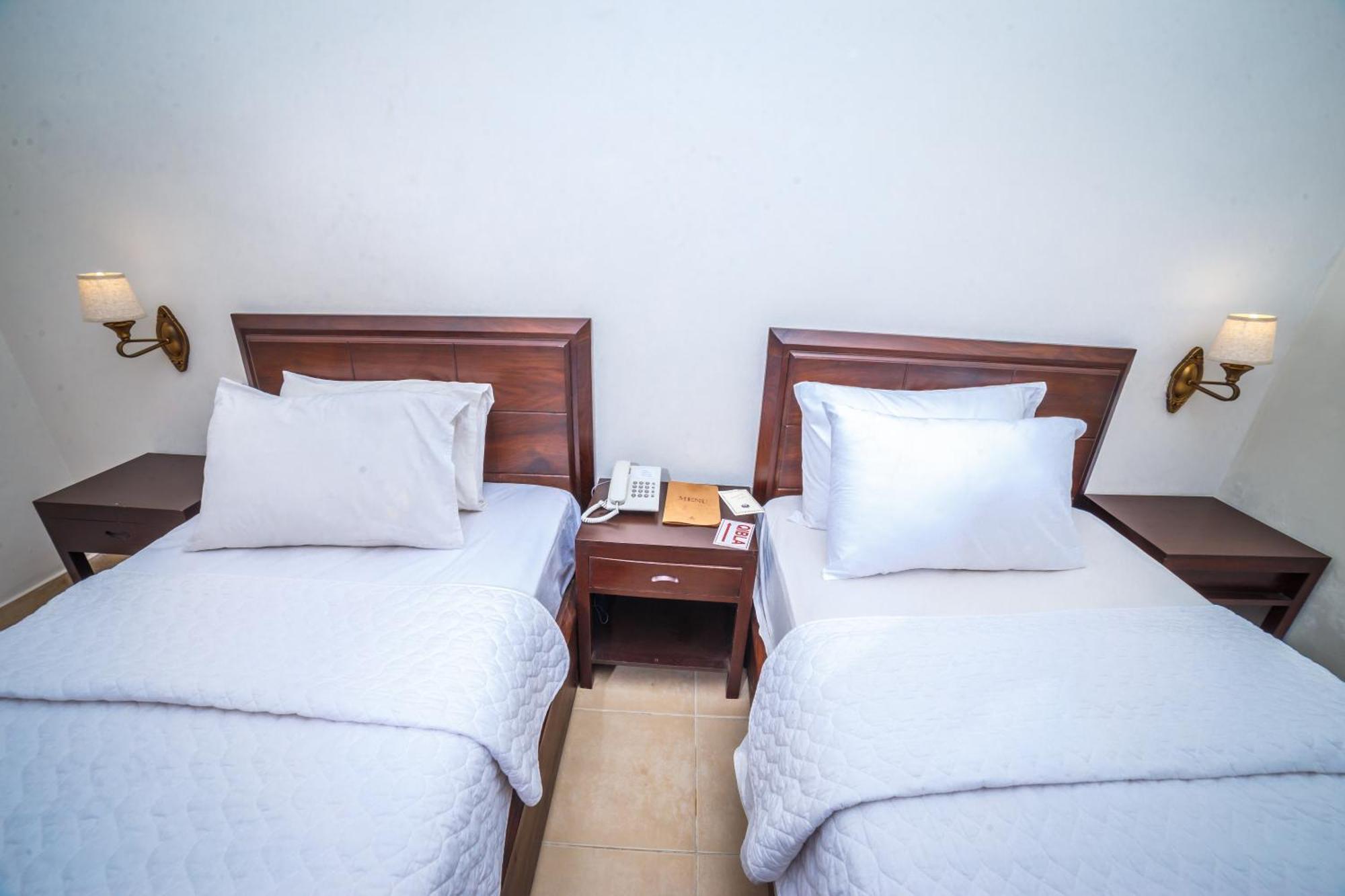 Hotel Vip House Peshawar Esterno foto