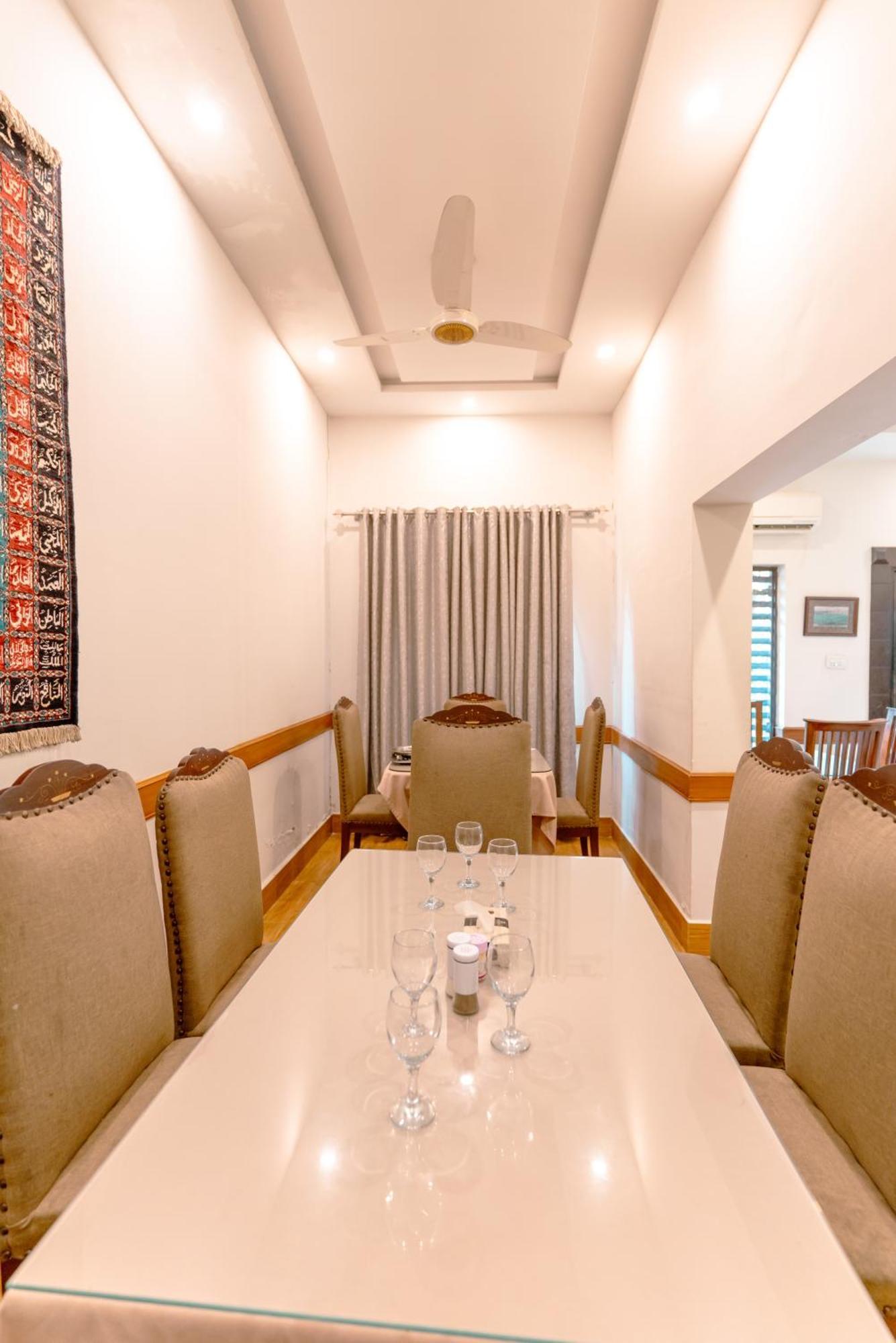 Hotel Vip House Peshawar Esterno foto