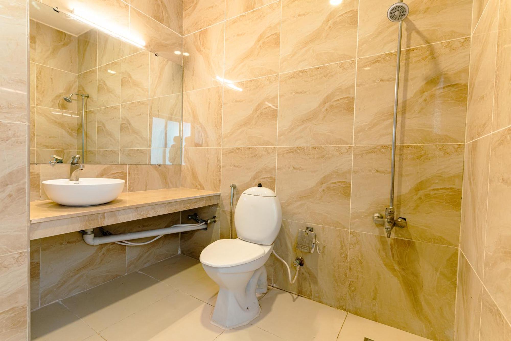 Hotel Vip House Peshawar Esterno foto